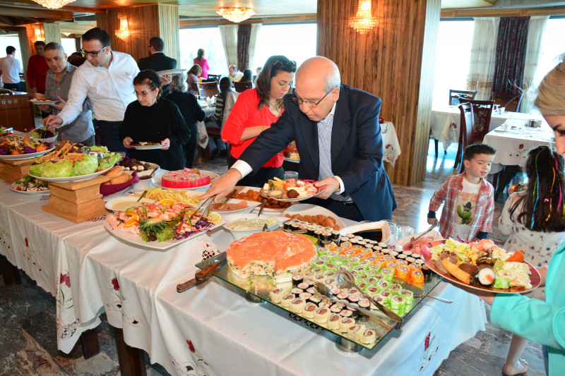 Easter Sunday at Bay Lodge